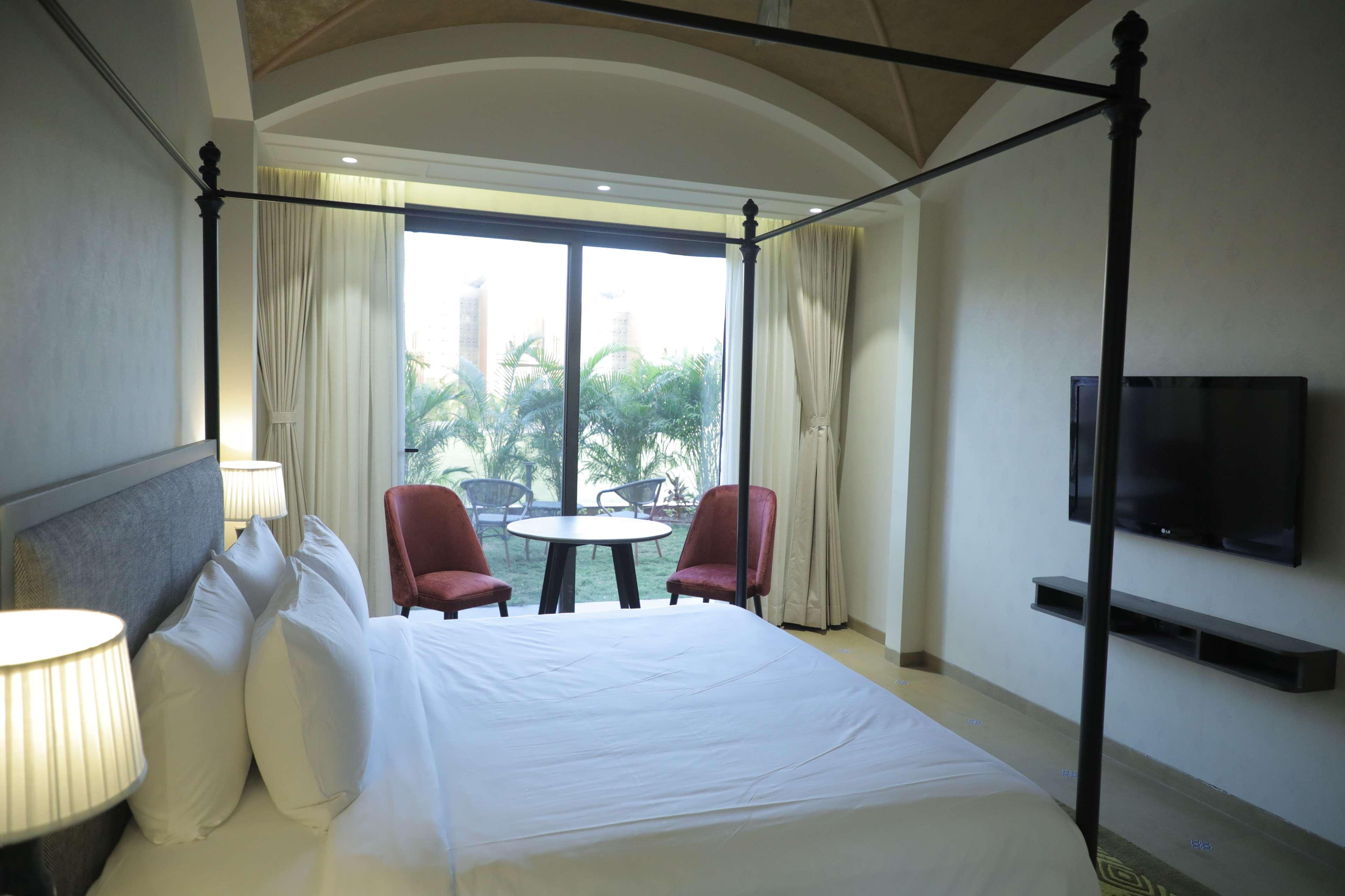 Radisson Resort & Spa Kandla Gāndhīdhām Extérieur photo