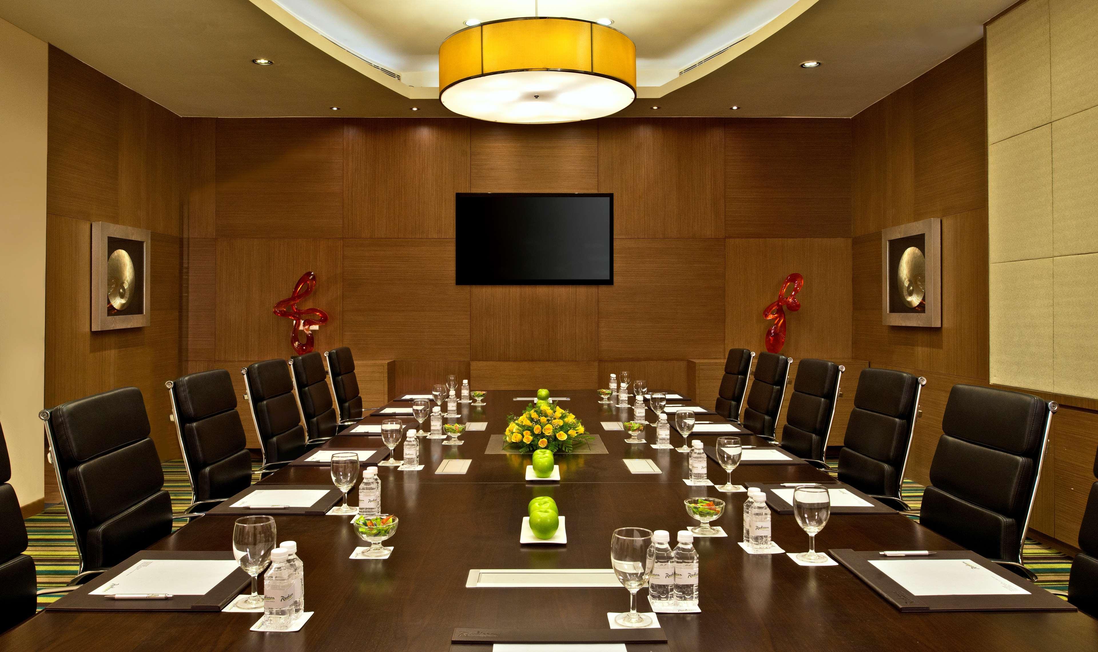 Radisson Resort & Spa Kandla Gāndhīdhām Extérieur photo
