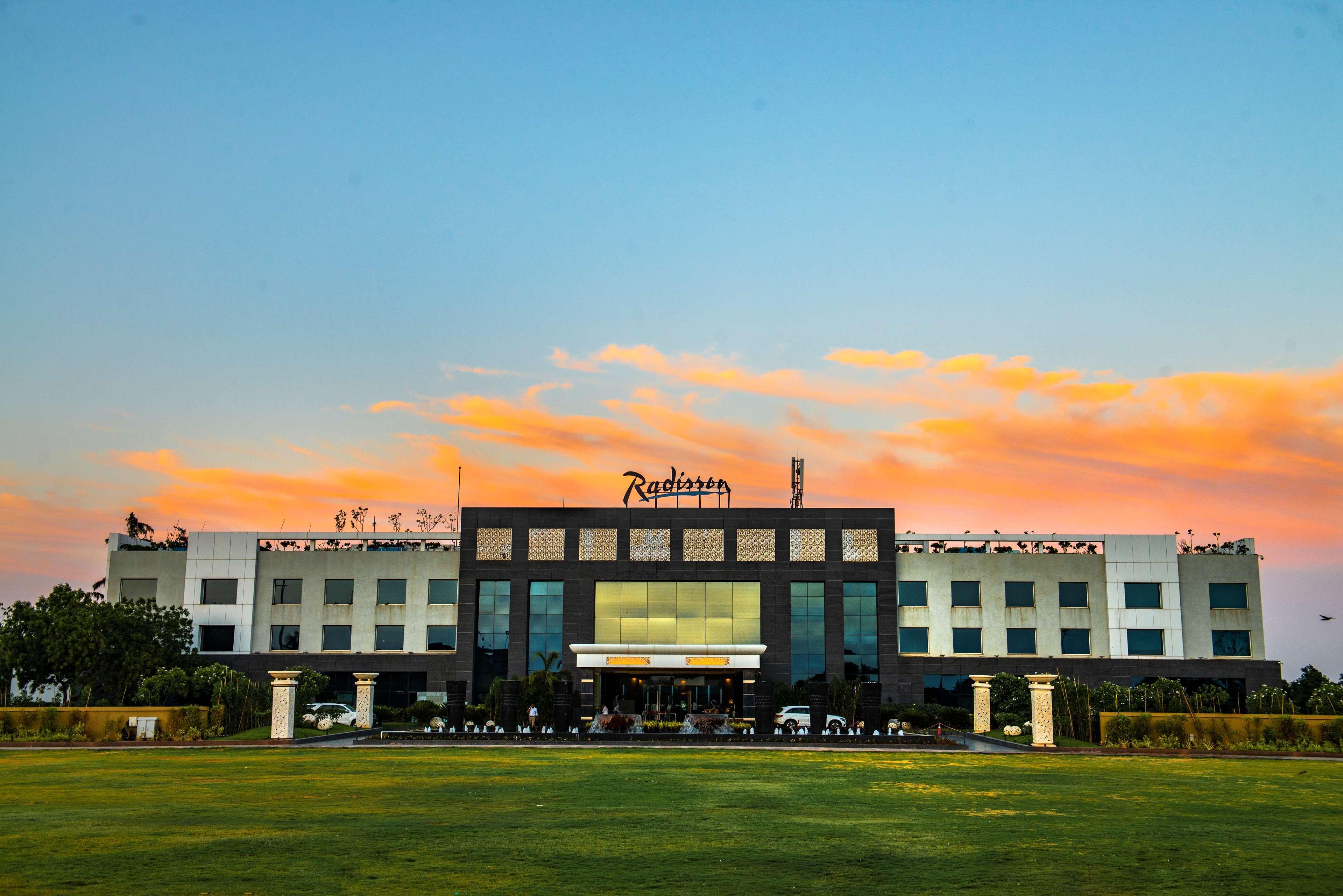 Radisson Resort & Spa Kandla Gāndhīdhām Extérieur photo