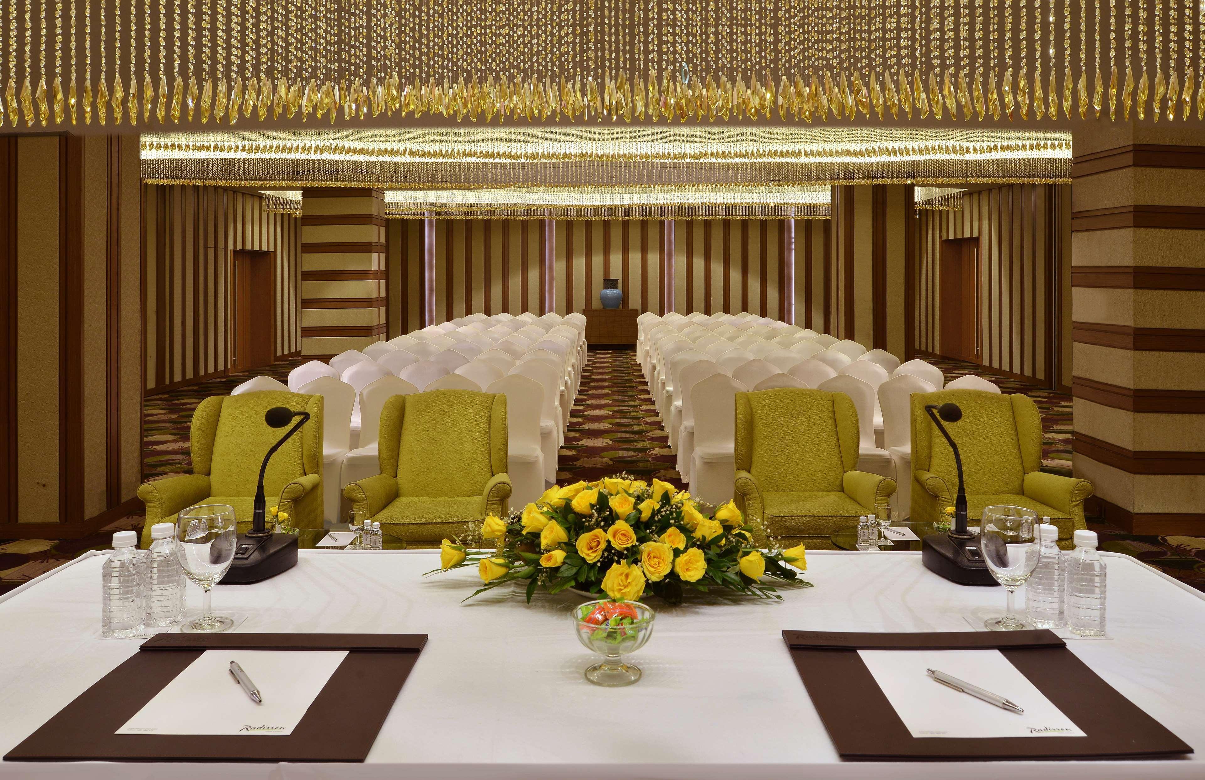 Radisson Resort & Spa Kandla Gāndhīdhām Extérieur photo