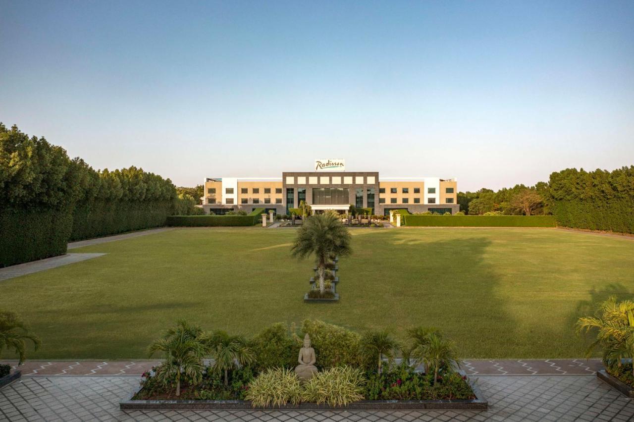 Radisson Resort & Spa Kandla Gāndhīdhām Extérieur photo