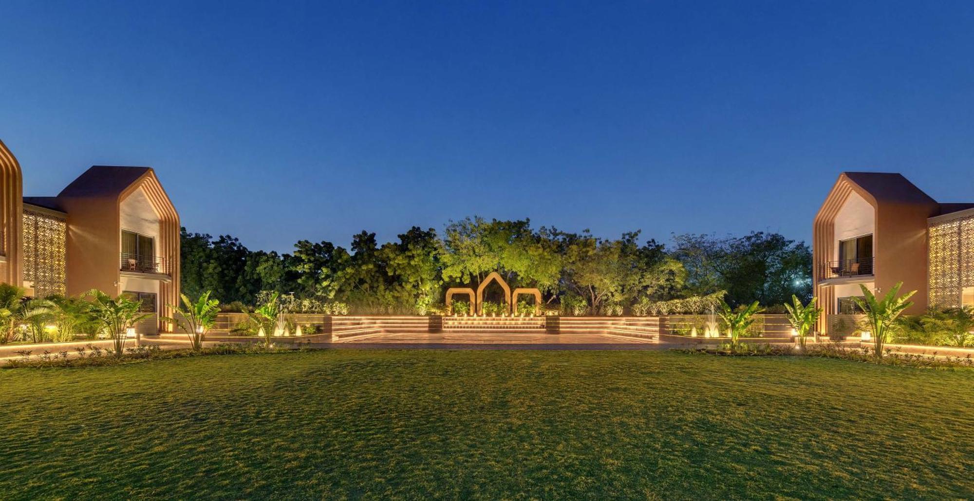 Radisson Resort & Spa Kandla Gāndhīdhām Extérieur photo